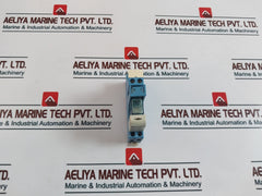 Finder 40.52S Plug In Relay With Socket Coil 95.05 10A 250-300V 99.02.9.024.99
