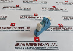 Finder 40.52S Plug In Relay With Socket Coil 95.05 10A 250-300V 99.02.9.024.99