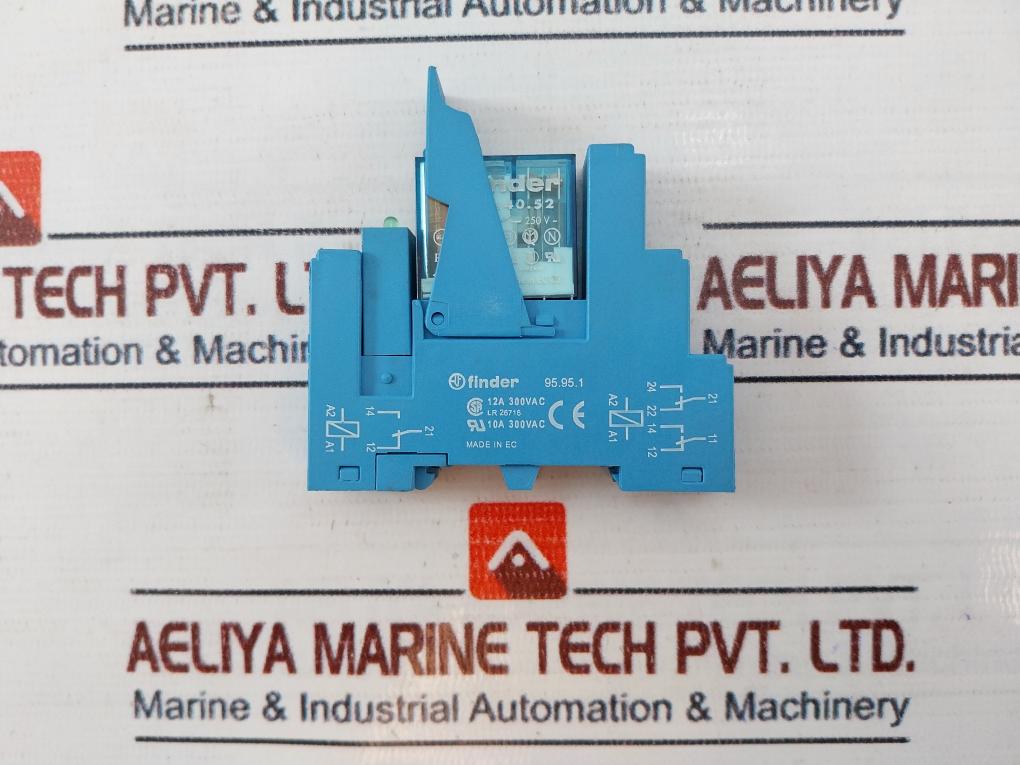 Finder 95.95.1 Relay with Base 40.52