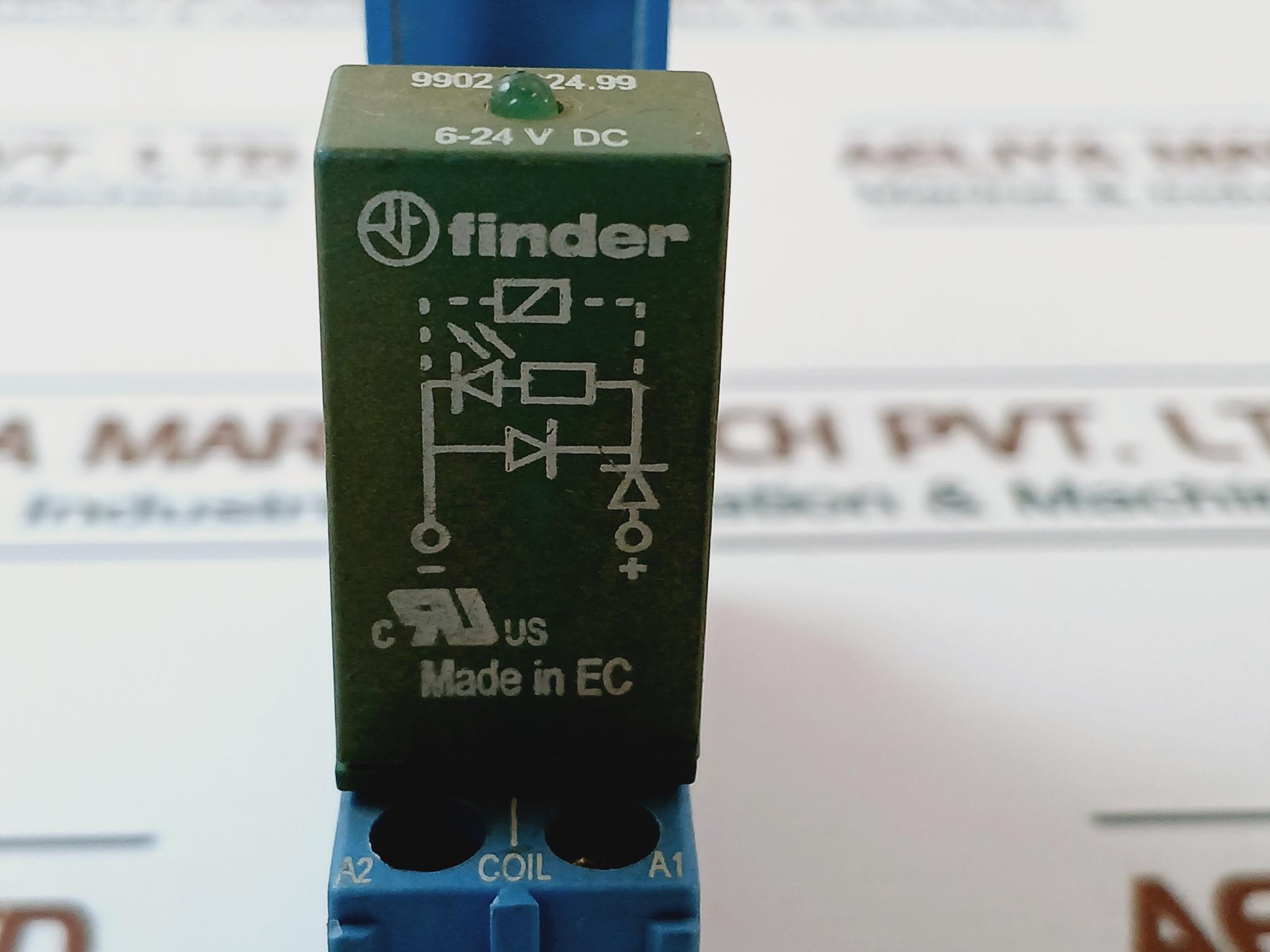 Finder 9902.9024.99 Relay With 95.05 Relay Socket