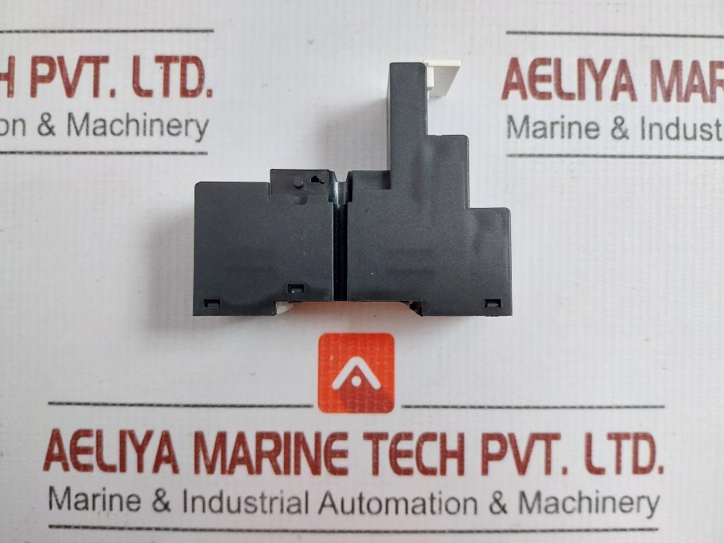 Finder Relay Socket 10A 94.04.0