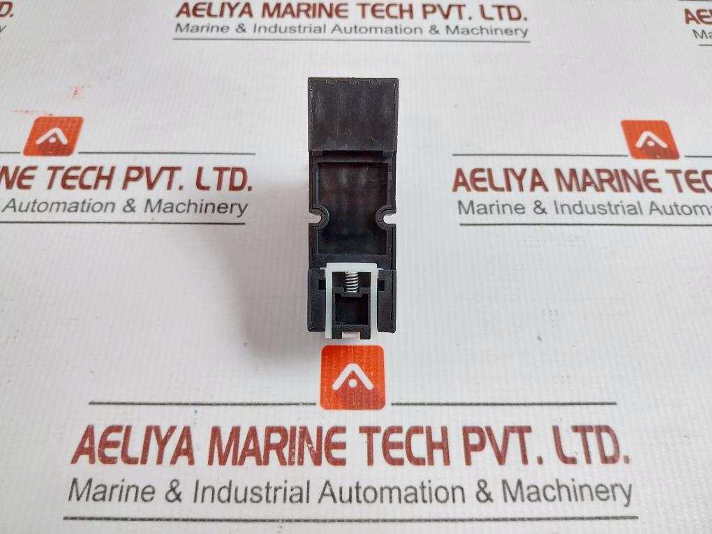 Finder Relay Socket 10A 94.04.0