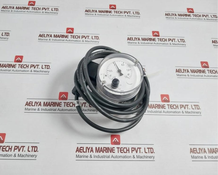 Fischer Ds1133Nw01Az0W00 Differential Pressure Gauge 5A/250V Ac