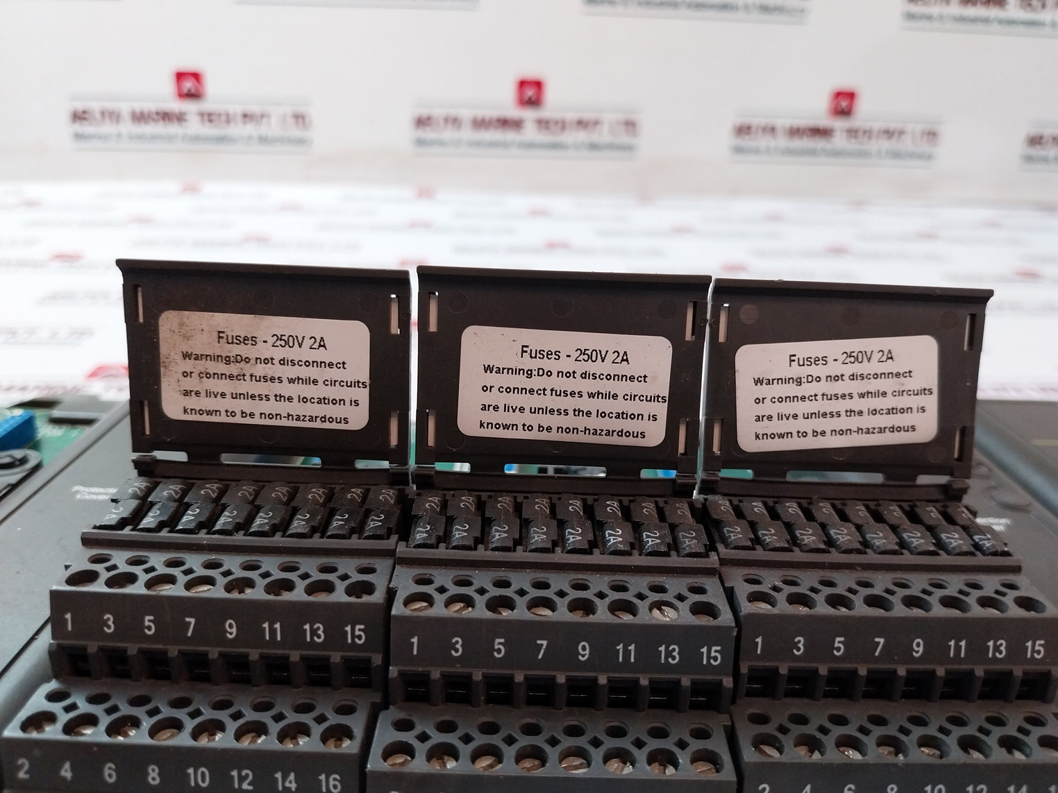 Fisher-rosemount 12P0818X072 8-wide Car W/Shield 250V