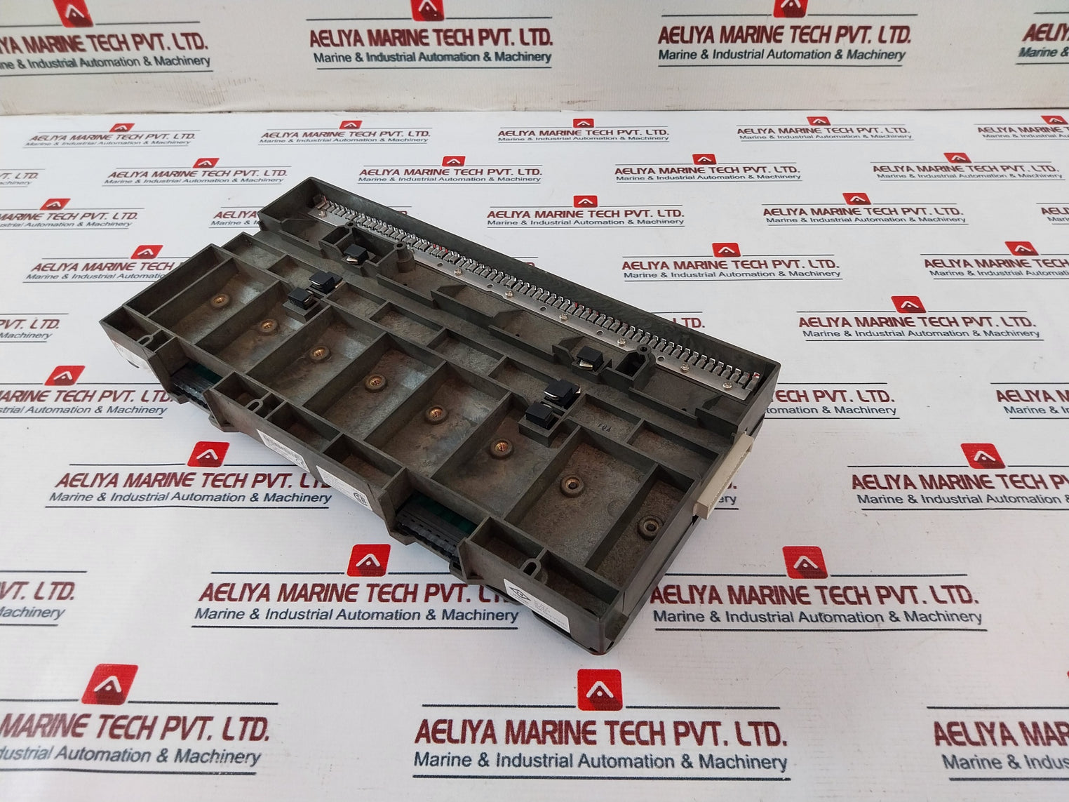 Fisher-rosemount 12P0818X072 8-wide I/O Carrier W/ Shield Kj4001X1-be1