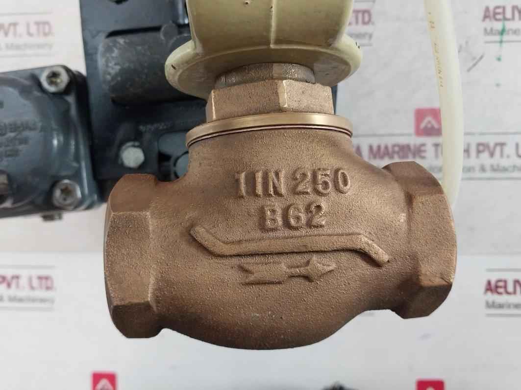 Fisher 32-24 688 Control Valve Dvc5010F 67 Af /206 5-15Psi 35Psig (2.4 Bar) 1 In