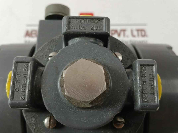 Fisher I2P-100 Electro-pneumatic Transducer 4-20 Madc 3-15 Psi