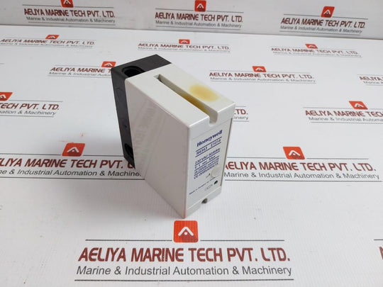 Flame Detector Relay 230Vac 50/60Hz Honeywell R4343 E1014
