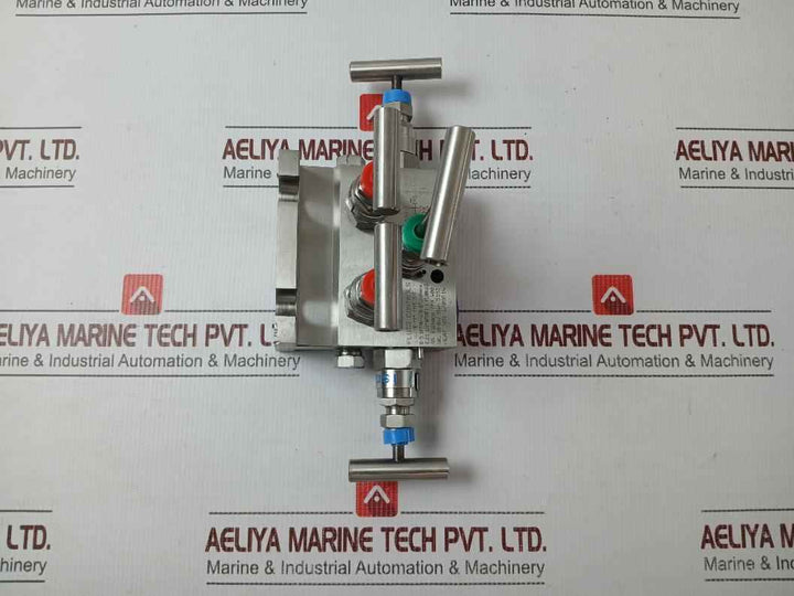 Fluid Controls 8-5 Sfmnv-4Dn-dp.Ssnace 5 Valve Manifold “T” Type M/F Pn400