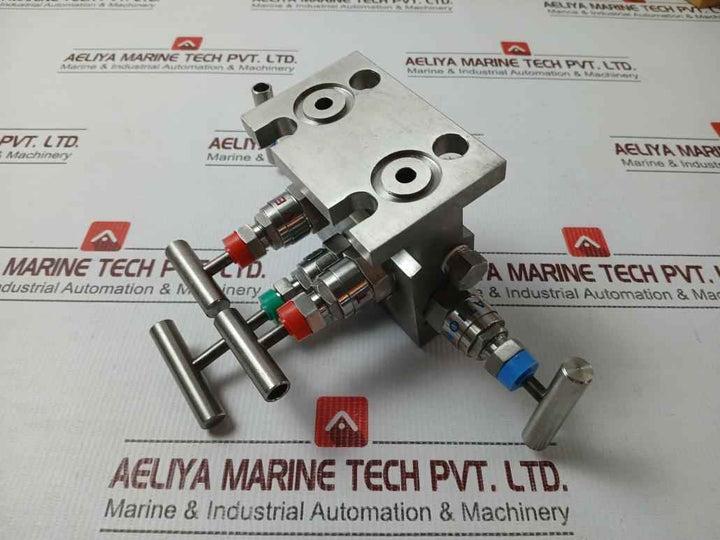 Fluid Controls 8-5 Sfmnv-4Dn-dp.Ssnace 5 Valve Manifold “T” Type M/F Pn400