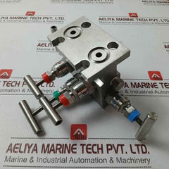 Fluid Controls 8-5 Sfmnv-4Dn-dp.Ssnace 5 Valve Manifold “T” Type M/F Pn400