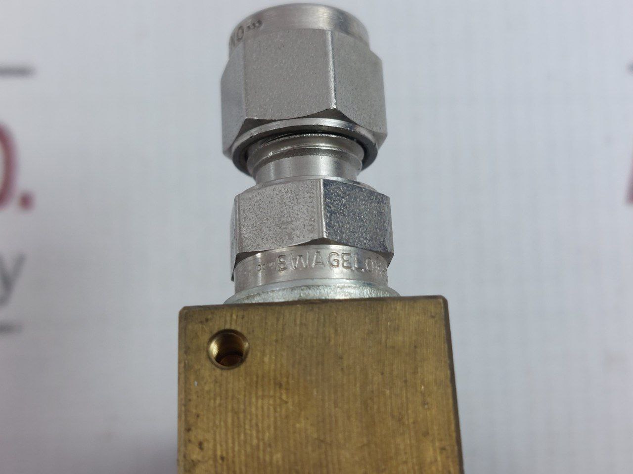 Fluid Ch-1290 Versoix Solenoid Valve 9-211-10 1020
