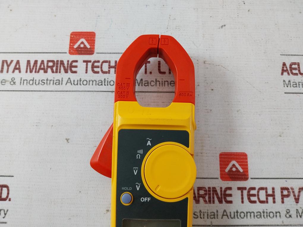 Fluke 323 Clamp Meter Cat III 600V 400A