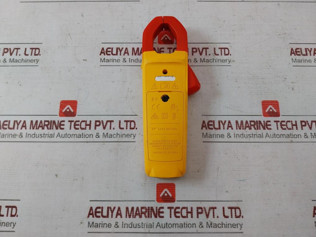 Fluke 323 Clamp Meter Cat III 600V 400A