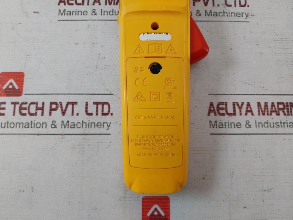 Fluke 323 Clamp Meter Cat III 600V 400A