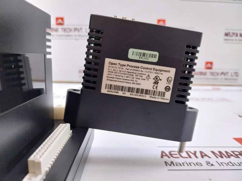 FoxBoro Fcp280 Field Control Processor Rh924Ya Rh924Wa 24Vdc 8.5W