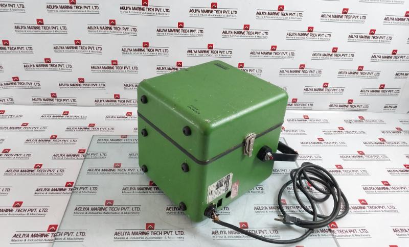 Foxboro 2At-cal Spec 200 System Calibrator & Accessories Range: 1-100