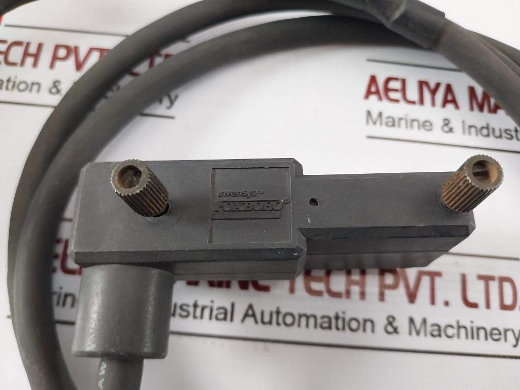 FOXBORO AD916PW CablePlus 1.5 Meter W/ UMK-SE 11,25-2 Dual Terminal Block SF0923