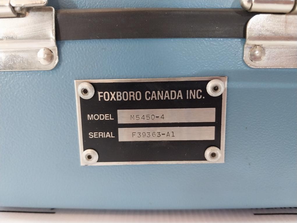 Foxboro M5450-4 Calibration Test Set Zc-7010 L8006Er
