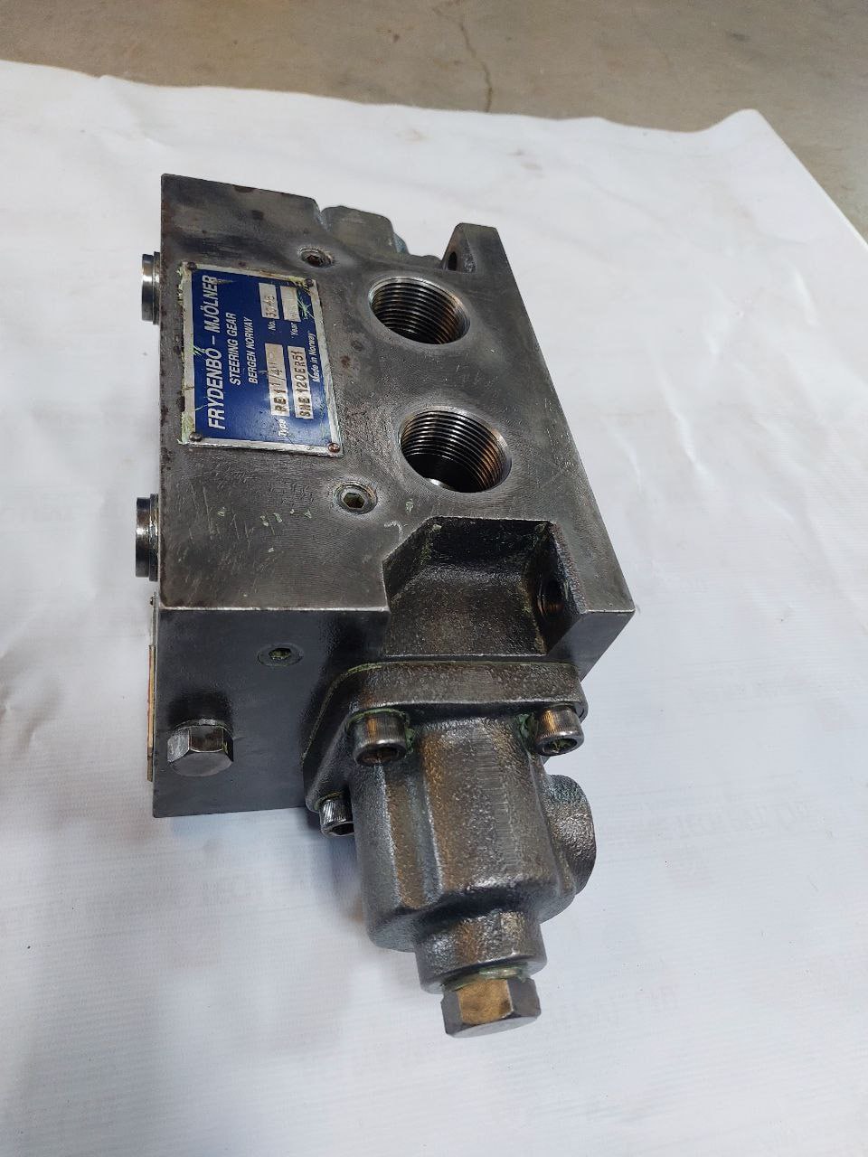 Frydenbo-mjolner Pe 1 1/4" Steering Gear Triple Screw Cartridge Pump 315 Bar