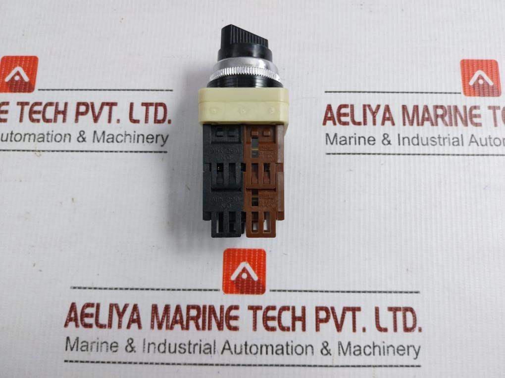Fuji-Electric-600V-10A-41-10896-Kha-0030413-Selector-Switch-Ah30-p0B22-208490-12