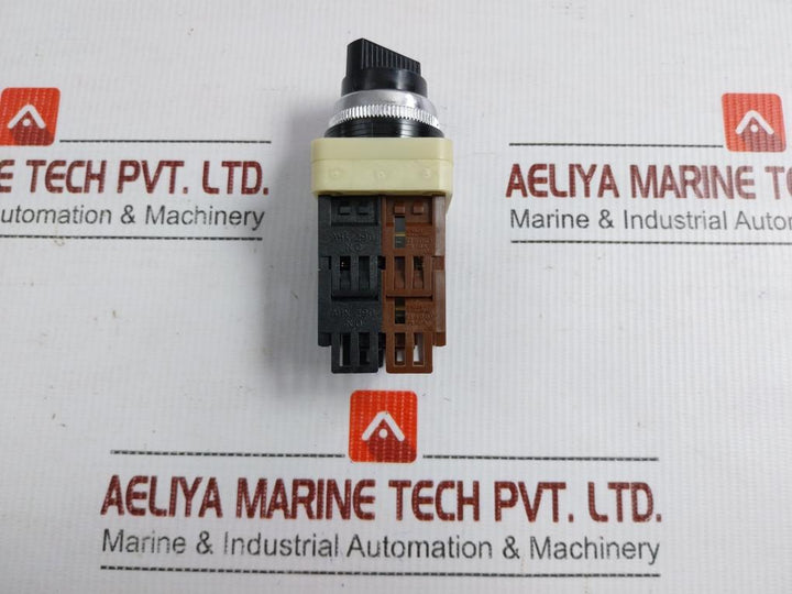 Fuji-Electric-600V-10A-41-10896-Kha-0030413-Selector-Switch-Ah30-p0B22-208490-12