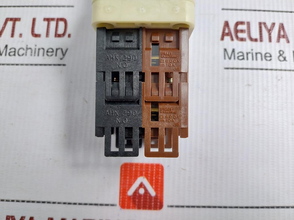 Fuji-Electric-600V-10A-41-10896-Kha-0030413-Selector-Switch-Ah30-p0B22-208490-13