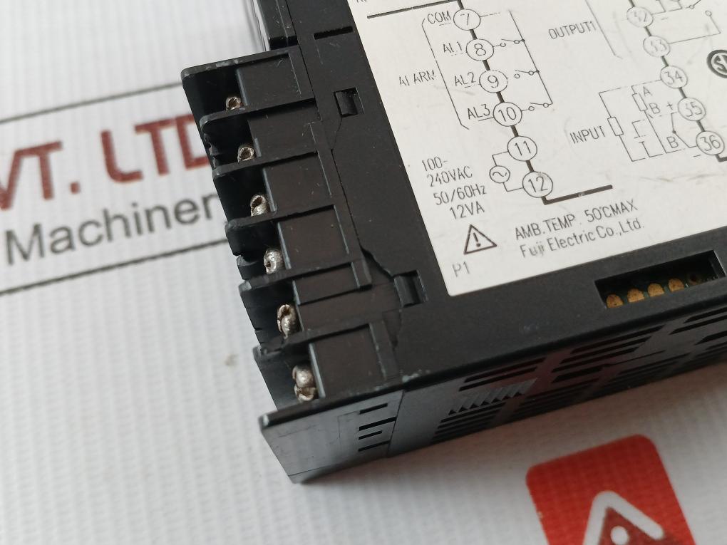 Fuji Electric 100-240 Vac 50/60 Hz Temperature Controller Pxr5Tcy1-8W000-c