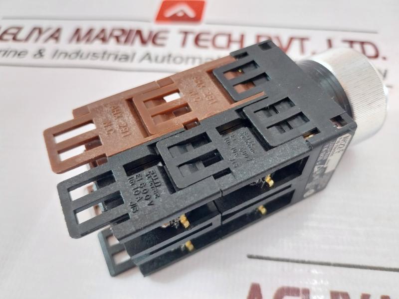 Fuji Electric Ah22-f Command Switch 250V 6A H.D.600Vac Max 41-10420