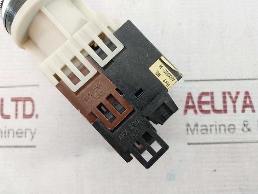 Fuji Electric Ah30-l2 Green Push Button Command Switch 200-220V 50-60Hz