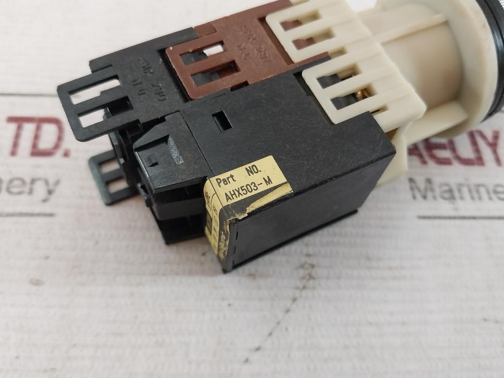 Fuji Electric Ah30-l2 Green Push Button Command Switch 200-220V 50-60Hz