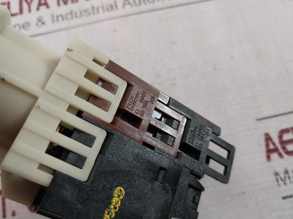Fuji Electric Ah30-l2 Green Push Button Command Switch 200-220V 50-60Hz