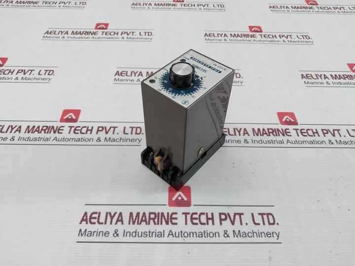 Fuji Electric Atm2Pad Motor Timer Module With Base 110V 50/60Hz 5A