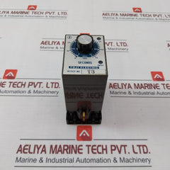 Fuji Electric Atm2Pad Motor Timer With Base 0-60Sec 110V 50/60Hz