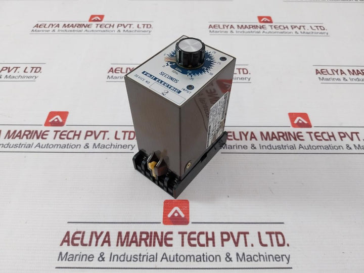 Fuji Electric Atm2Pad Motor Timer With Base 0 To 30Sec 110V 50/60Hz