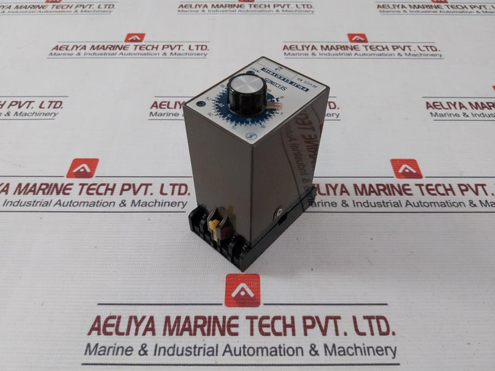 Fuji Electric Atm2Pad Motor Timer With Base 0 To 30Sec 110V 50/60Hz