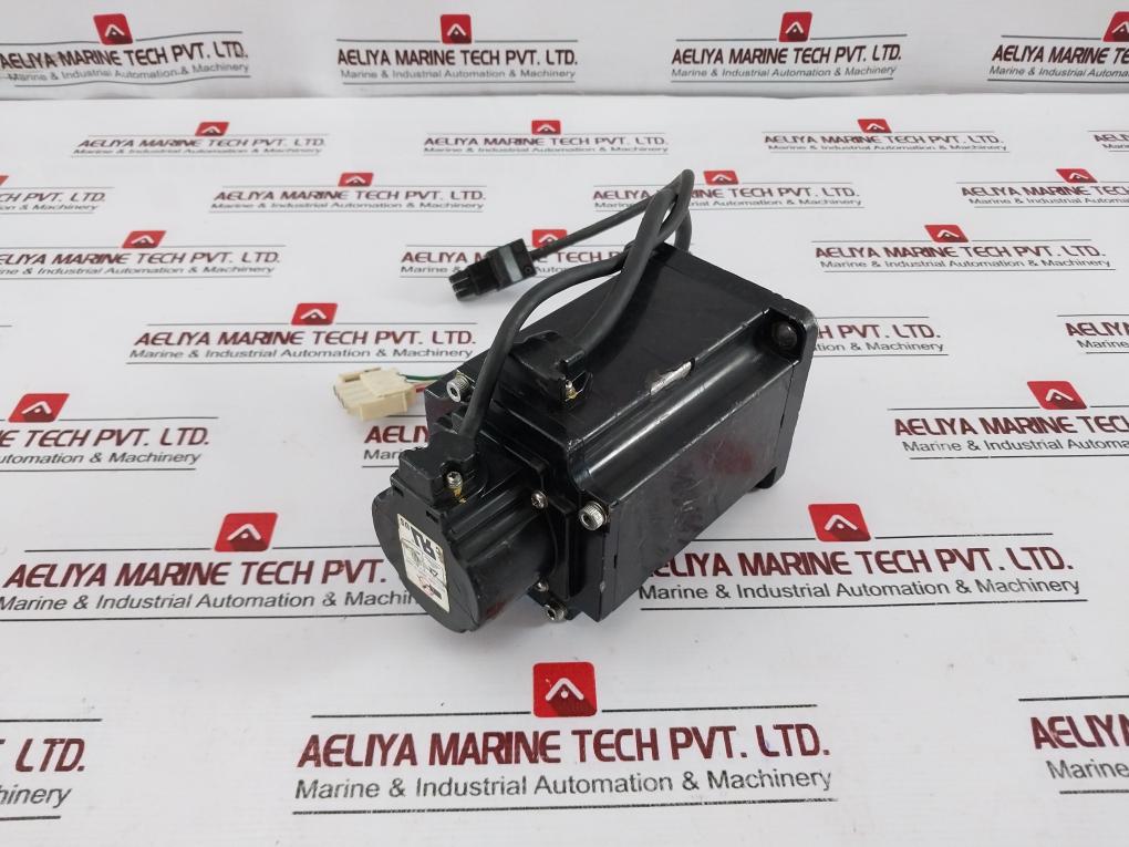 Fuji Electric Gys751dc2-t2a Servo Motor 750w 200hz 4.8a