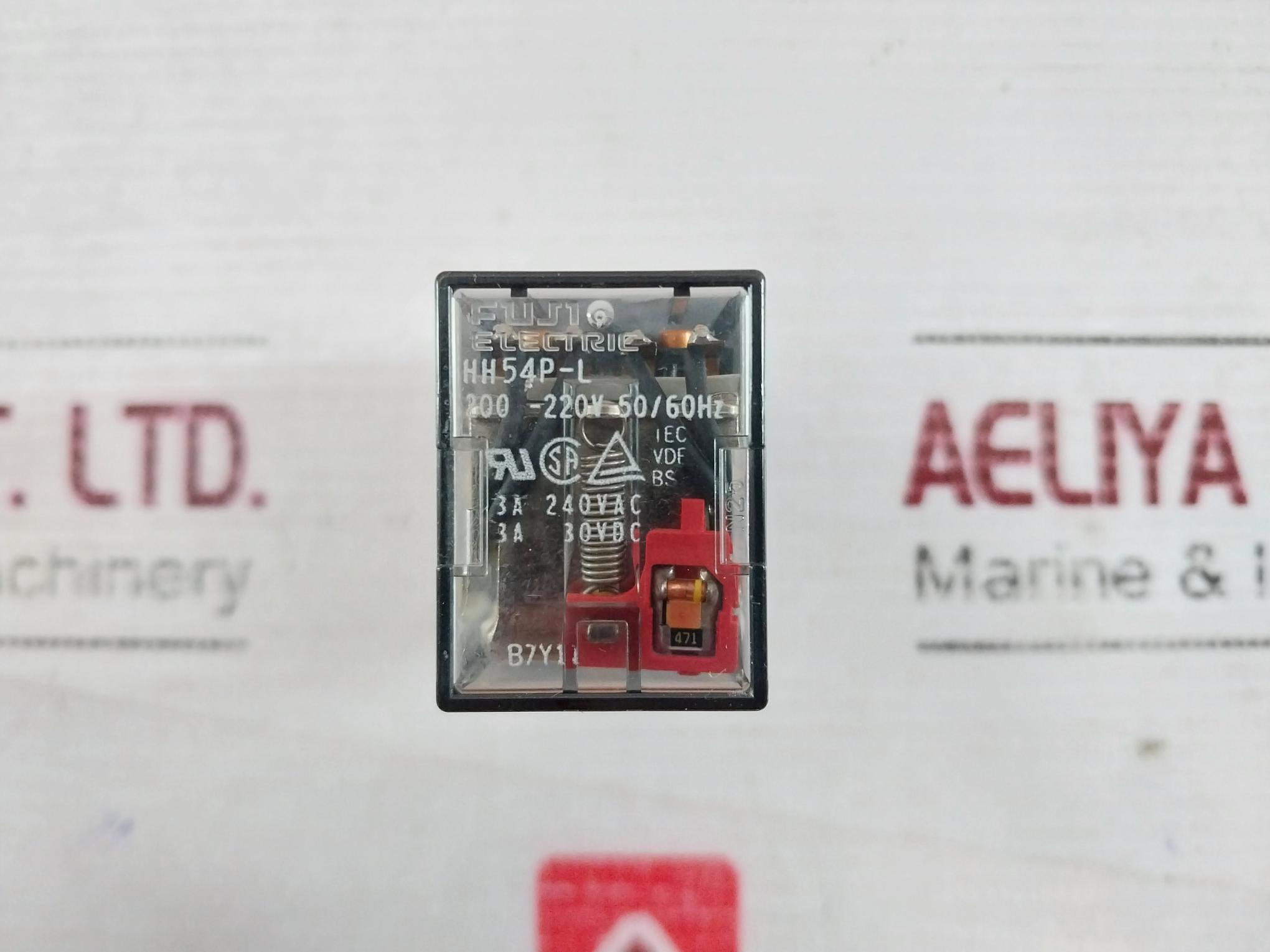 Lot of 2X FUJI ELECTRIC HH54P-L Miniature Control Relay 200-220V 50/60HZ