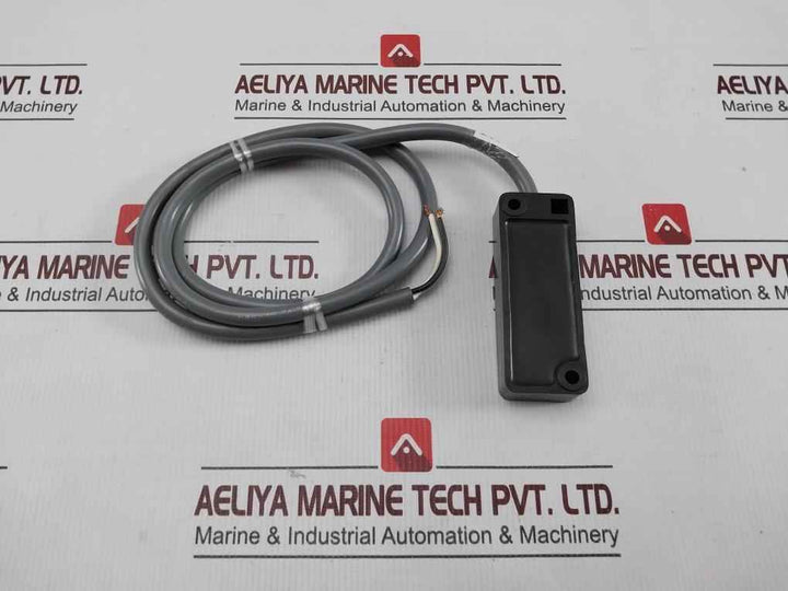 Fuji Electric Pm-2s Magnetic Proximity Switch 1-meter