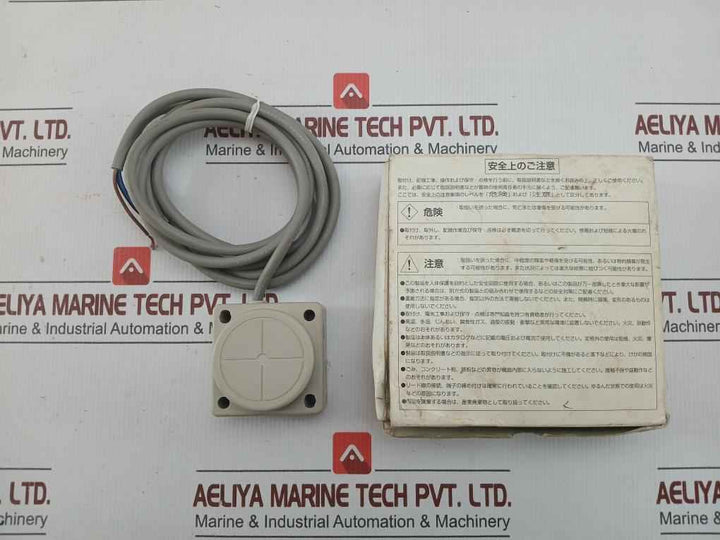 Fuji Electric Proximity Switch 10-30Vdc Pe-b30Db/147