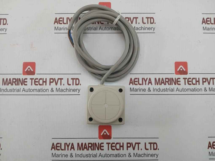 Fuji Electric Proximity Switch 10-30Vdc Pe-b30Db/147