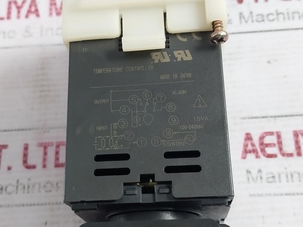 Fuji Electric Pxz-4 Temperature Controller 15Va 100-240Vac 50/60Hz