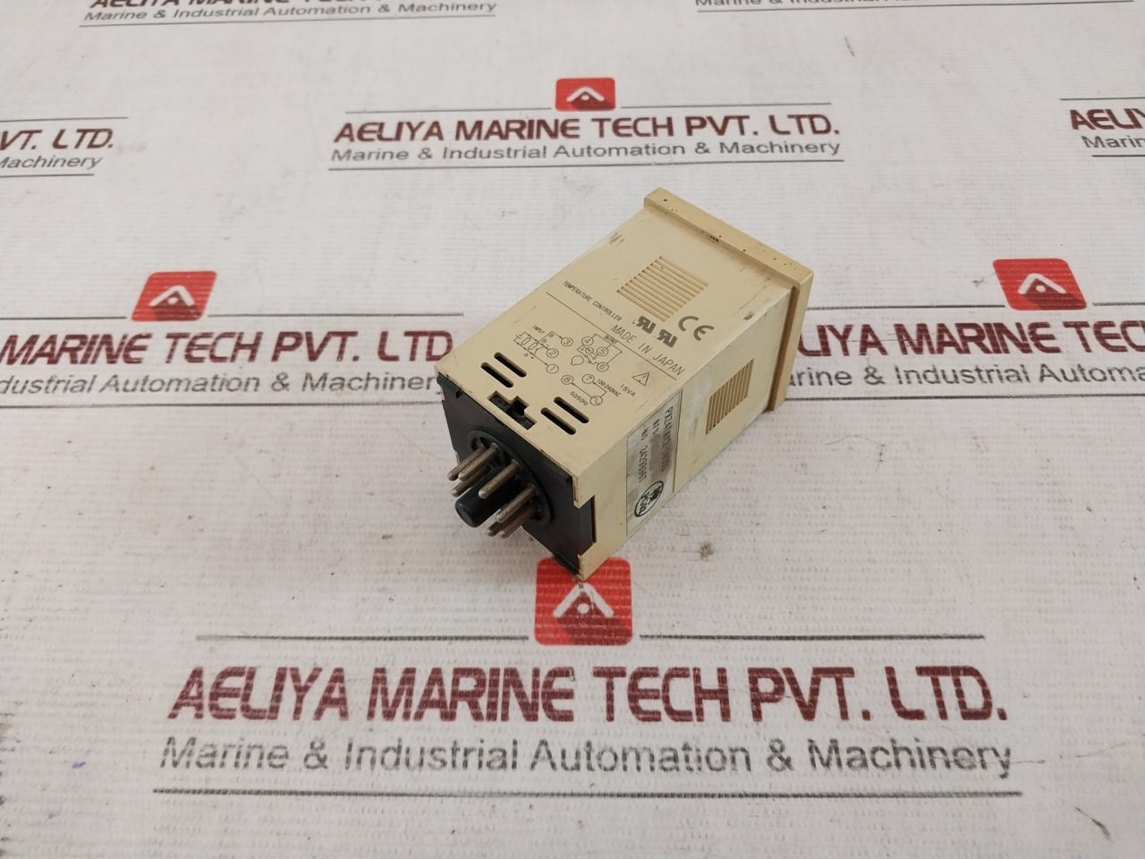 Fuji Electric Pxz-4 Temperature Controller 3429896T 100-240Vac 50/60Hz 15Va