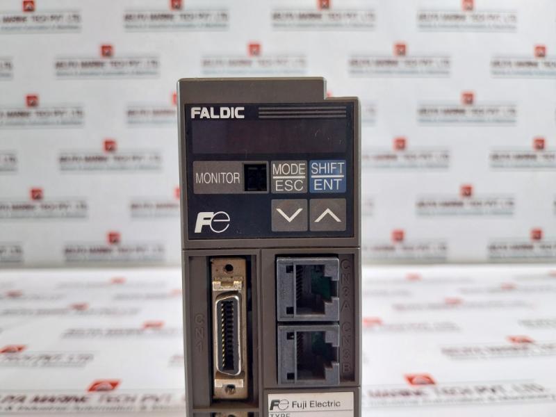 Fuji Electric Ryc401D3-vvt2 Faldic Servo Drive 400W 1Ph 200-230V 50 Or 60Hz 4.3A