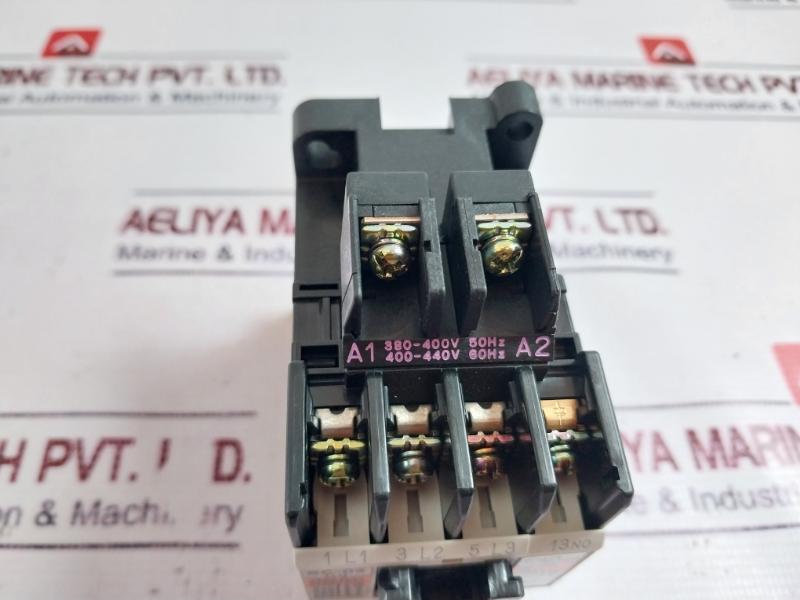 Fuji Electric Sc-03 Magnetic Contactor 11A 380-400V 50Hz 400-440V 60Hz Aux 1No