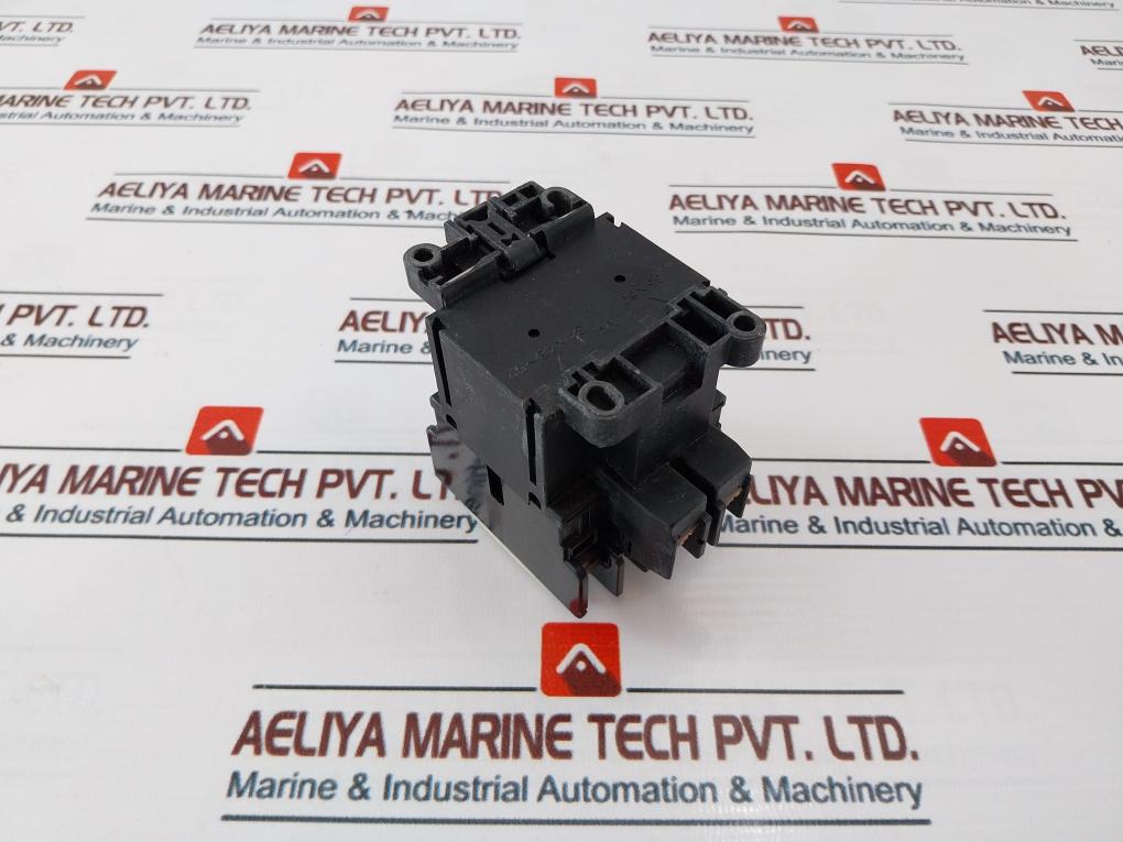 Fuji Electric Sc-05 [13]/4Nc0G0 Magnetic Contactor 20A