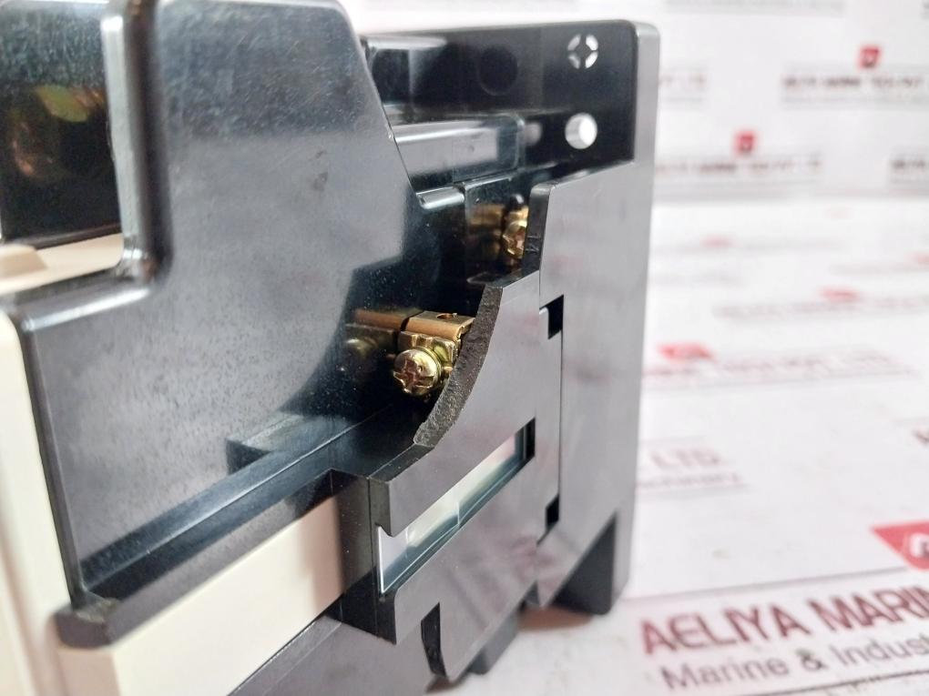 Fuji Electric Sc-2Sn (50) Thermal Overload Relay Magnetic Contactor 50A 380-400V