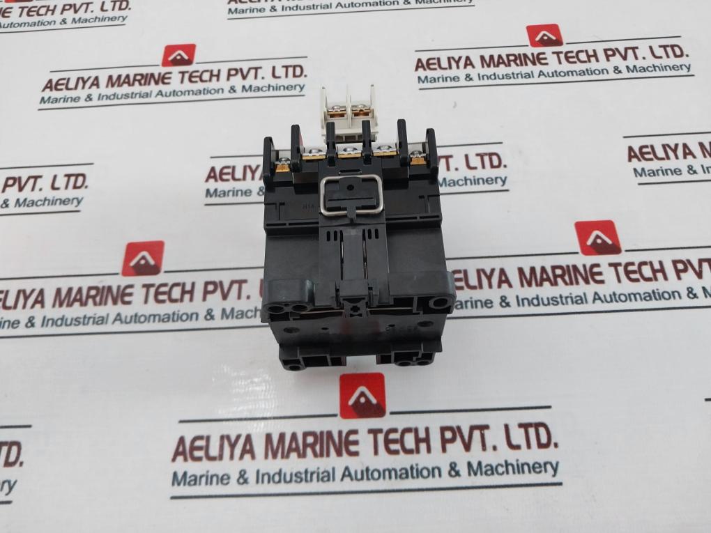 Fuji Electric Sc-5-1 [19] Magnetic Contactor With Sz-a11 Auxiliary Contact Block