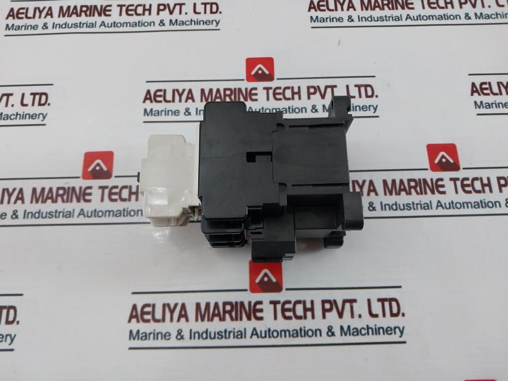 Fuji Electric Sc-5-1 [19] Magnetic Contactor With Sz-a11 Auxiliary Contact Block