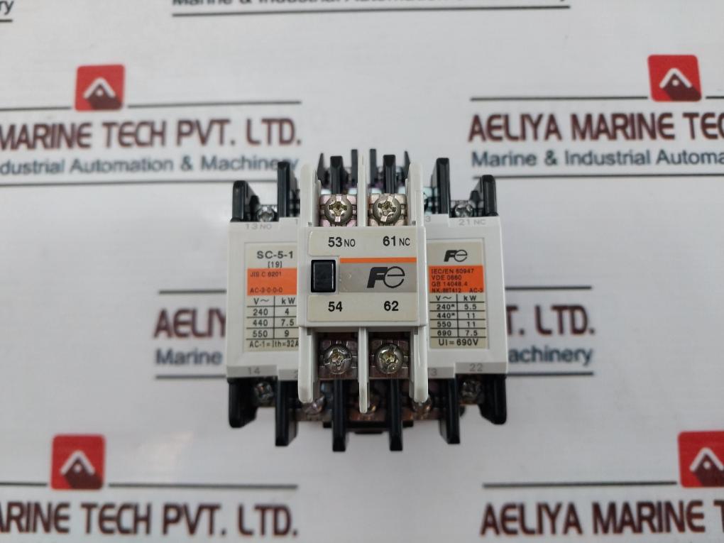 Fuji Electric Sc-5-1 [19] Magnetic Contactor With Sz-a11 Auxiliary Contact Block
